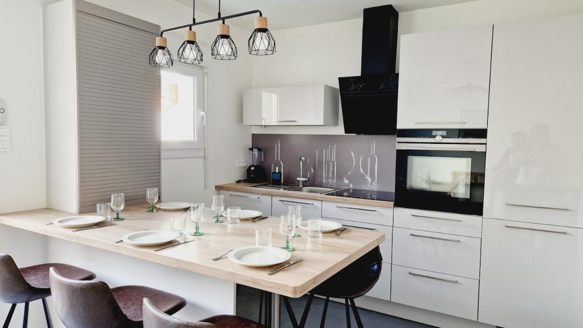 Le Lounge, Maison Avec Terrasse Proche Holiday home
